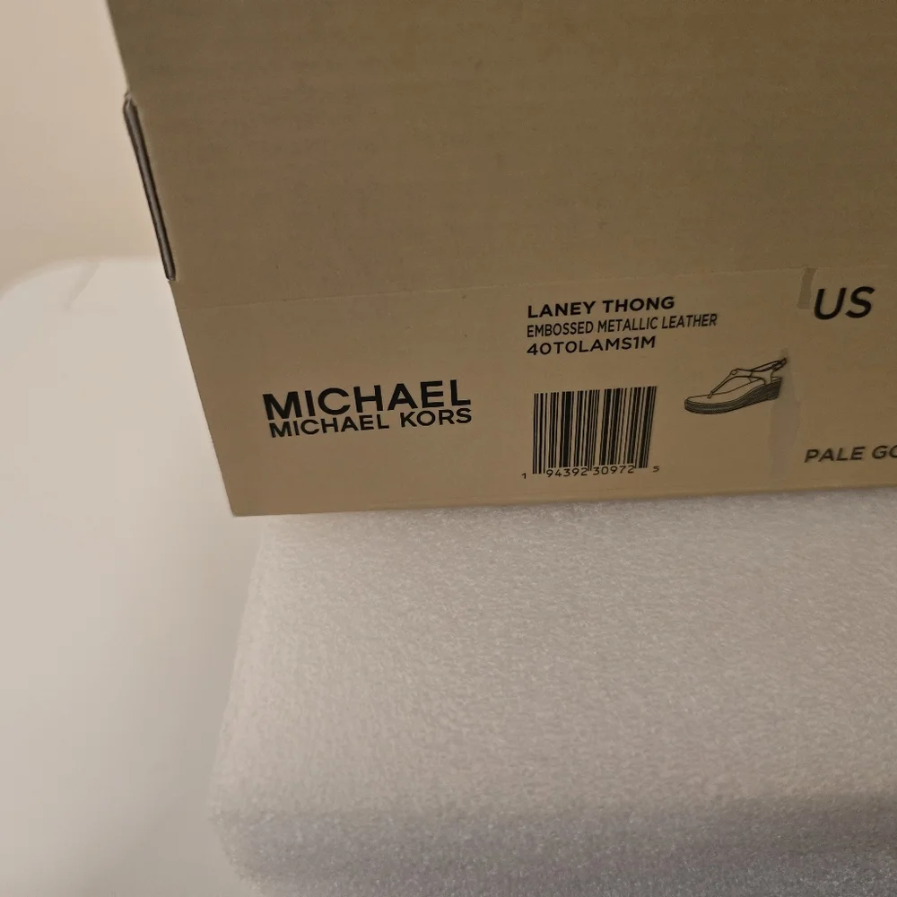 MICHAEL Michael Kors Gold Sandals - Picture 9 of 10